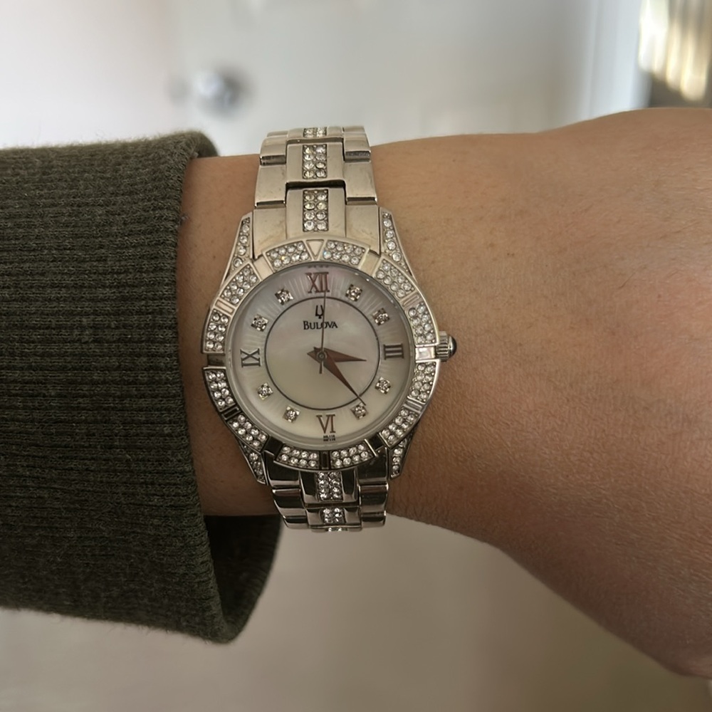 Beautiful Bulova Watch - Picture 4 of 7